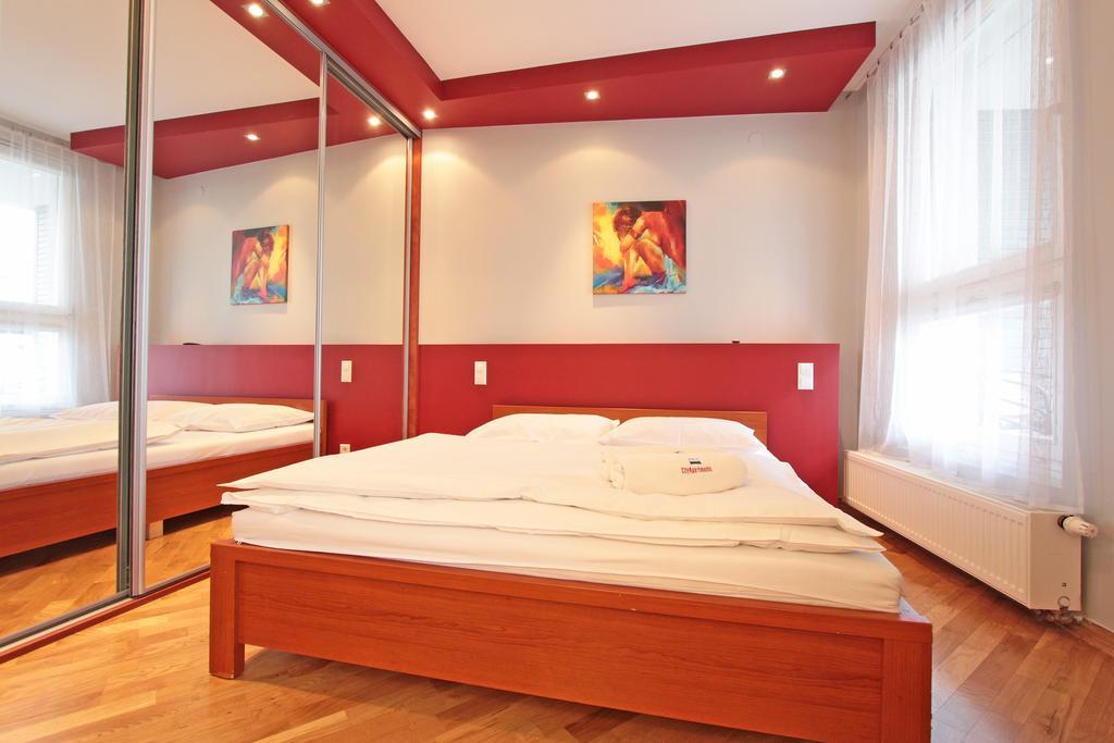Warsaw City Apartments Екстер'єр фото