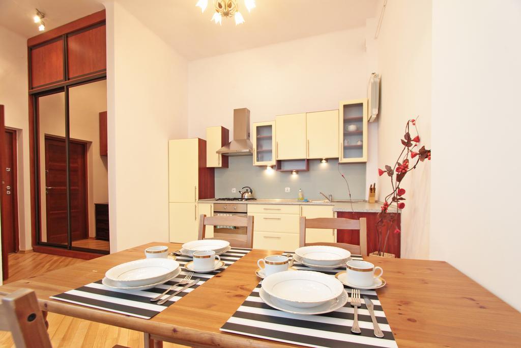Warsaw City Apartments Екстер'єр фото